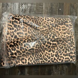 8 Oak Lane Neiman’s Leopard Print Wine Clutch/Wristlet NWT